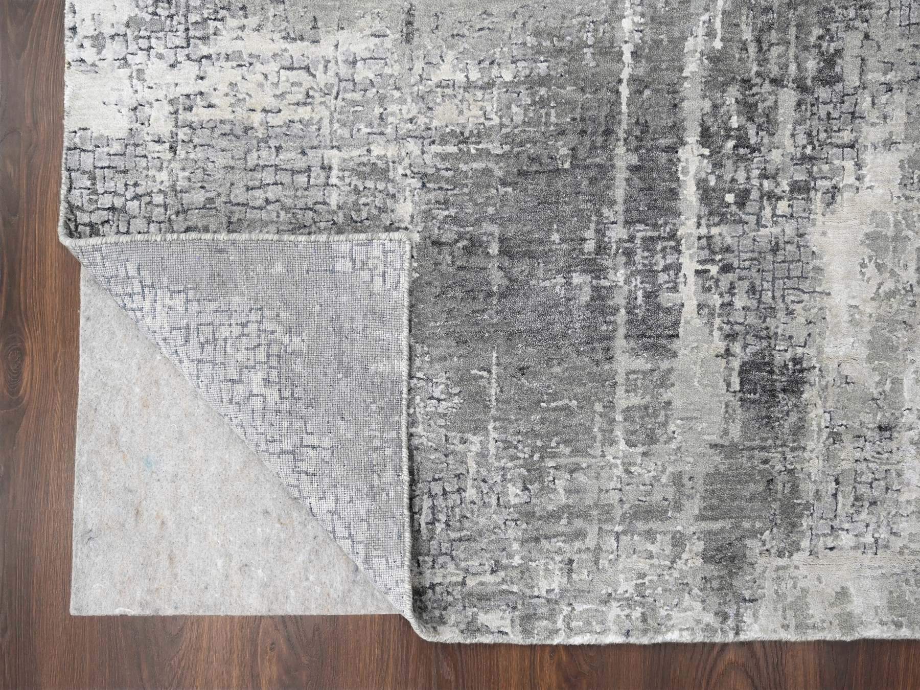 Modern / Contemporary hand-knotted wool/silk rug in Gray, 5'9" x 5'10" — SKU O084605 (view 3)
