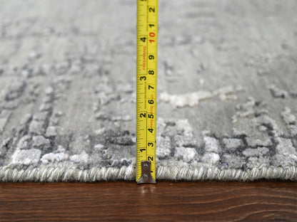 Modern / Contemporary hand-knotted wool/silk rug in Gray, 5'9" x 5'10" — SKU O084605 (view 7)