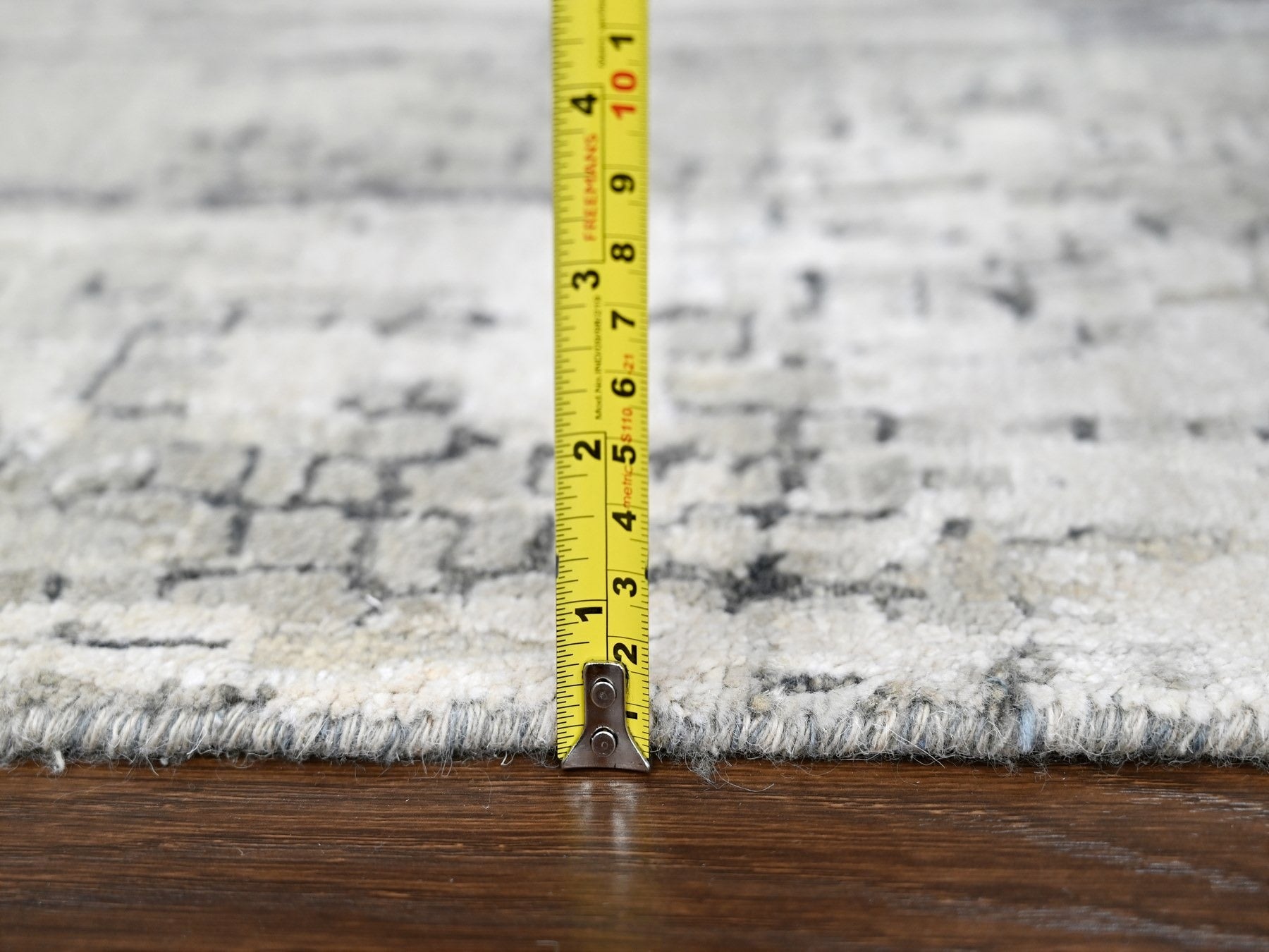 Modern / Contemporary hand-knotted wool/silk runner in Gray, 2'5" x 17'11" — SKU O084615 (view 7)