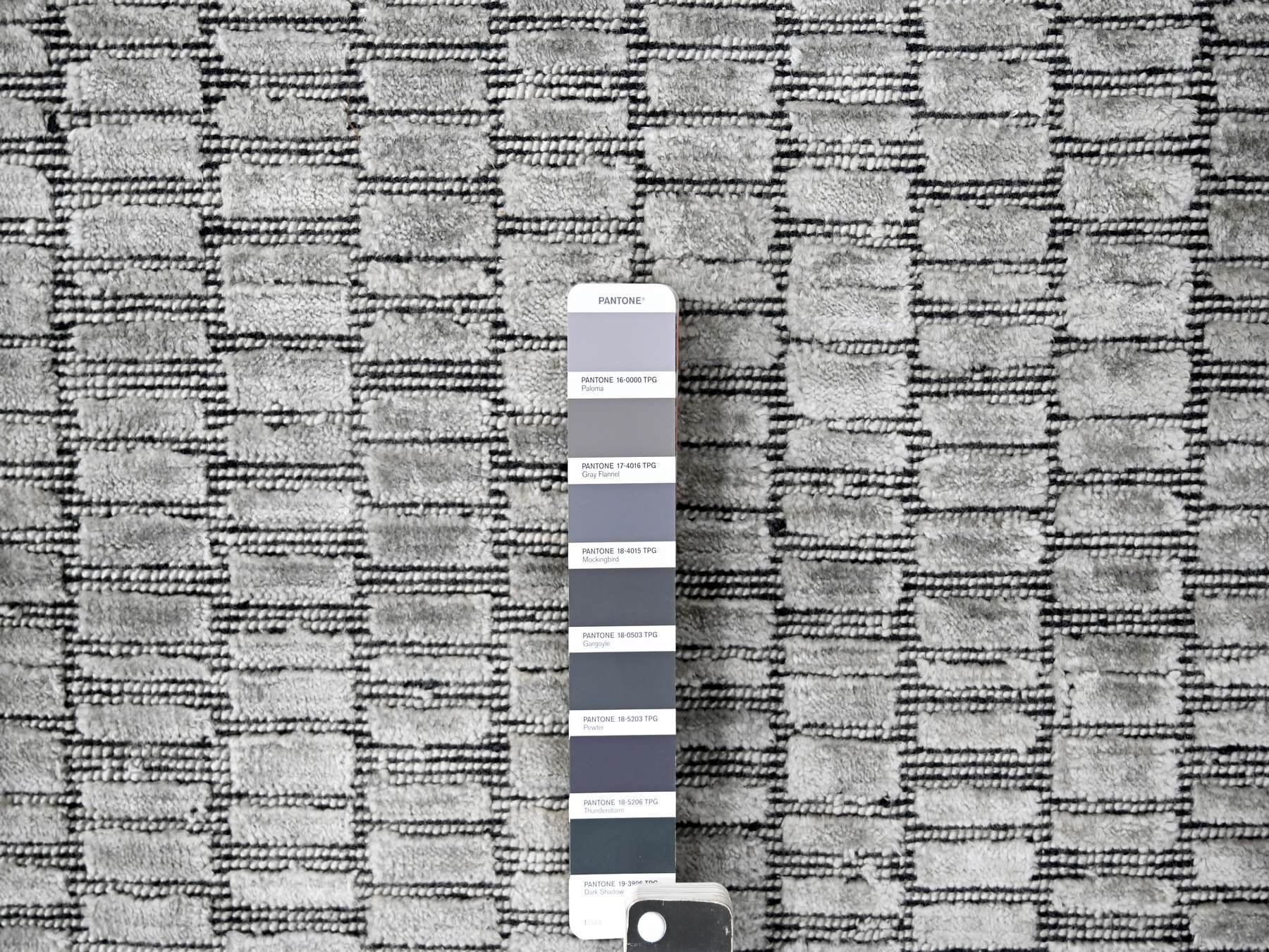 Modern / Contemporary hand-knotted wool/plant based silk rug in Gray, 2' x 3' — SKU O084617 (view 3)
