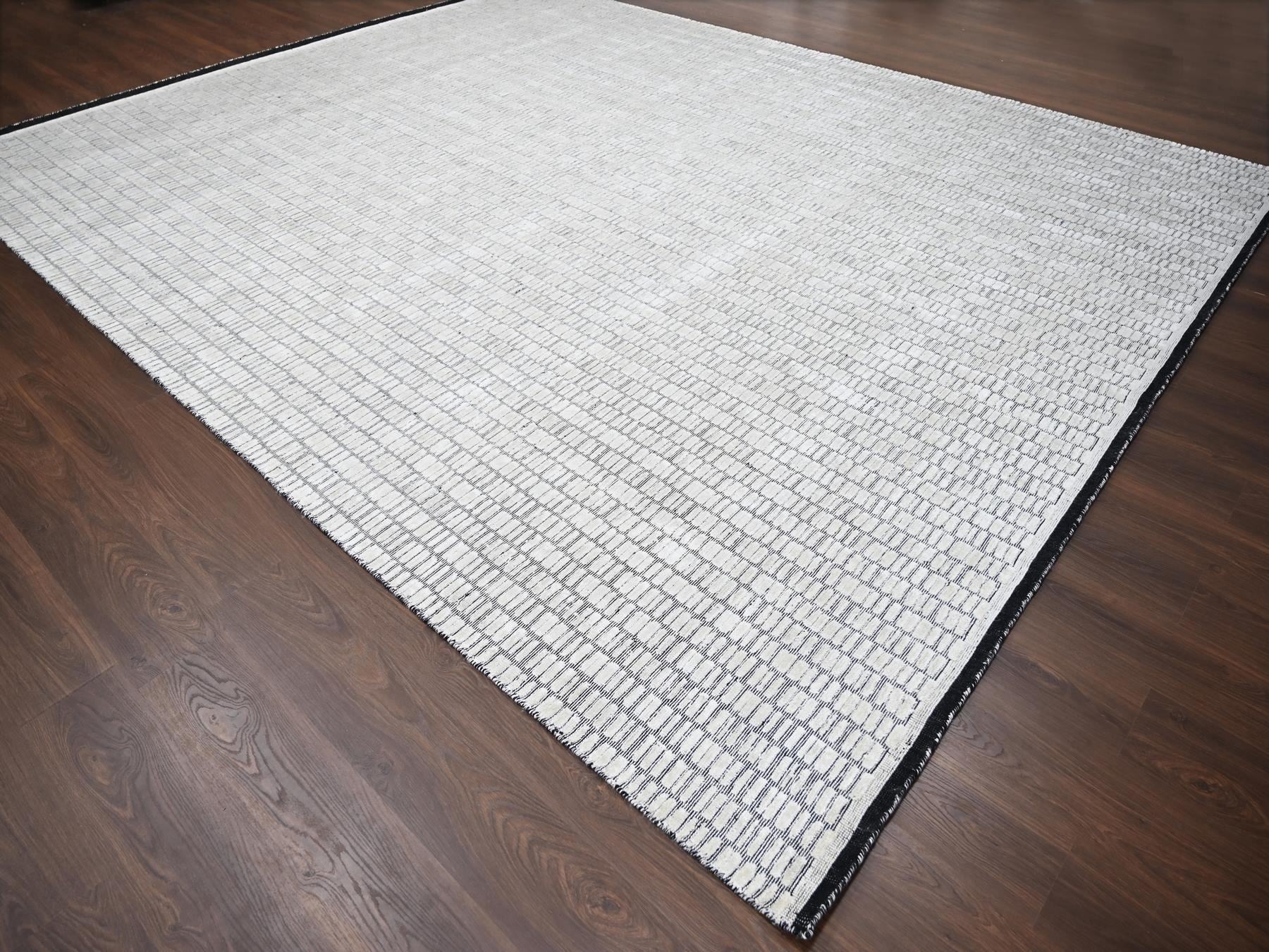 Modern / Contemporary hand-knotted wool/plant based silk rug in Ivory, 12'2" x 14'11" — SKU O084632 (view 3)