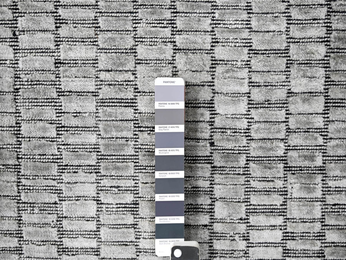 Modern / Contemporary hand-knotted wool/plant based silk rug in Gray, 2' x 3' — SKU O084656 (view 3)