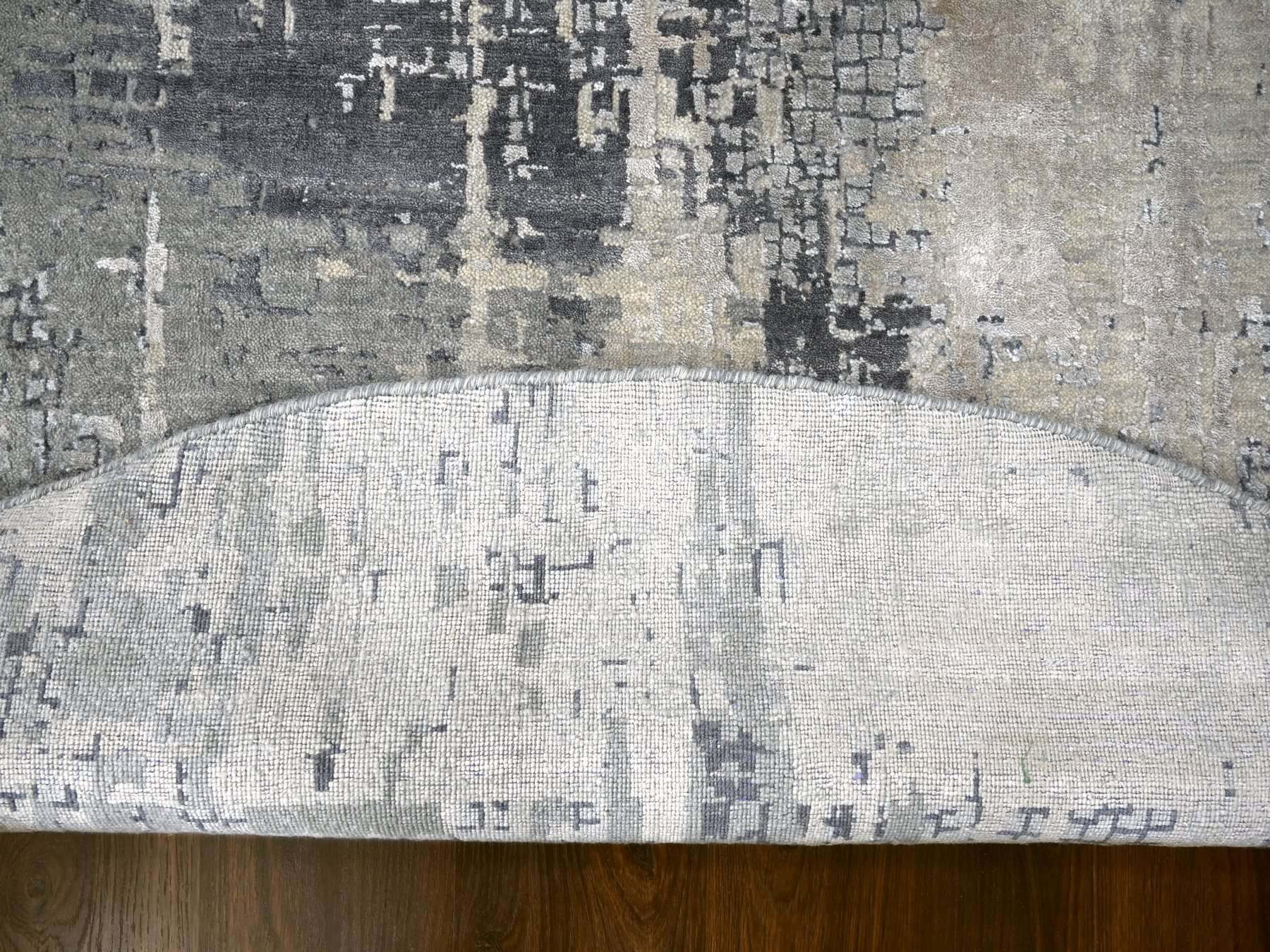 Modern / Contemporary hand-knotted wool/silk rug in Gray, 9'10" x 9'10" — SKU O084681 (view 3)