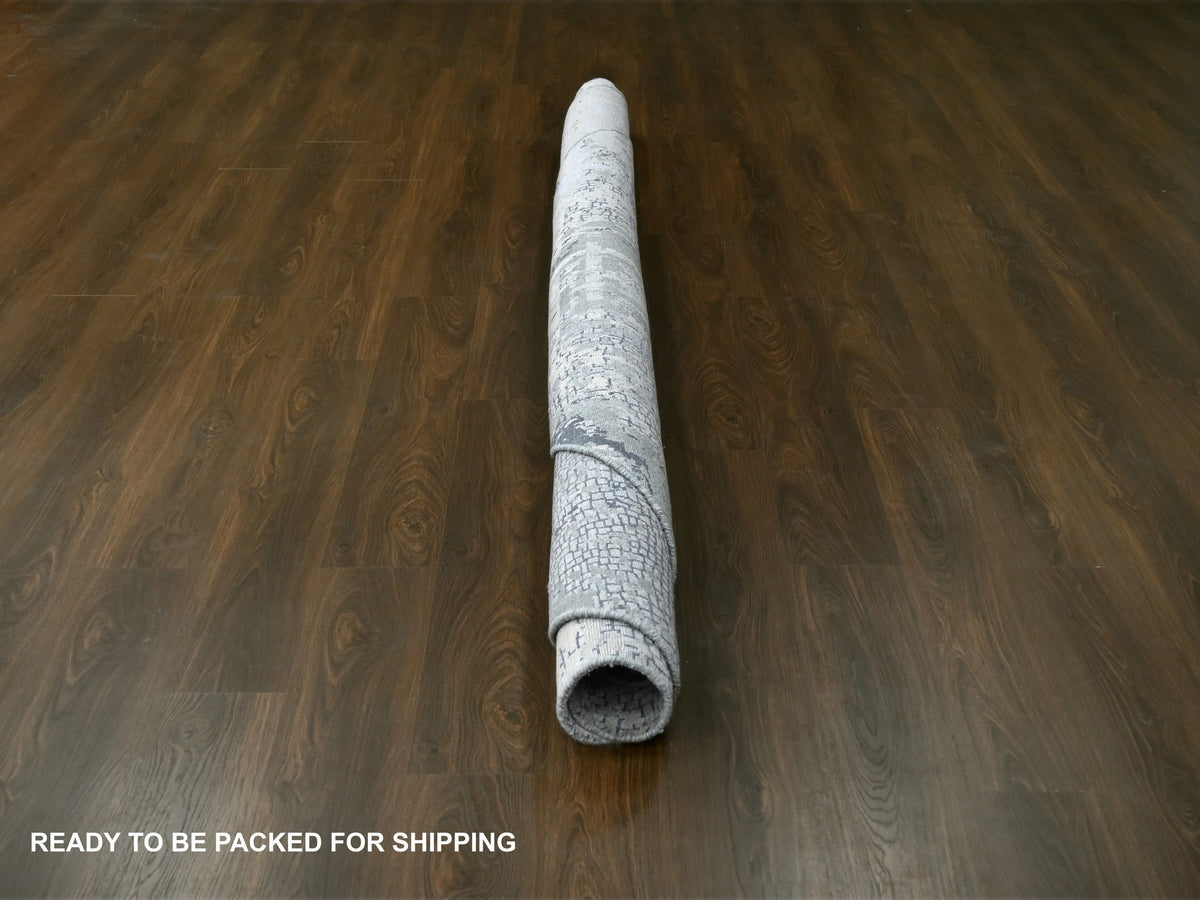 Modern / Contemporary hand-knotted wool/silk rug in Gray, 9'10" x 9'10" — SKU O084681 (view 6)