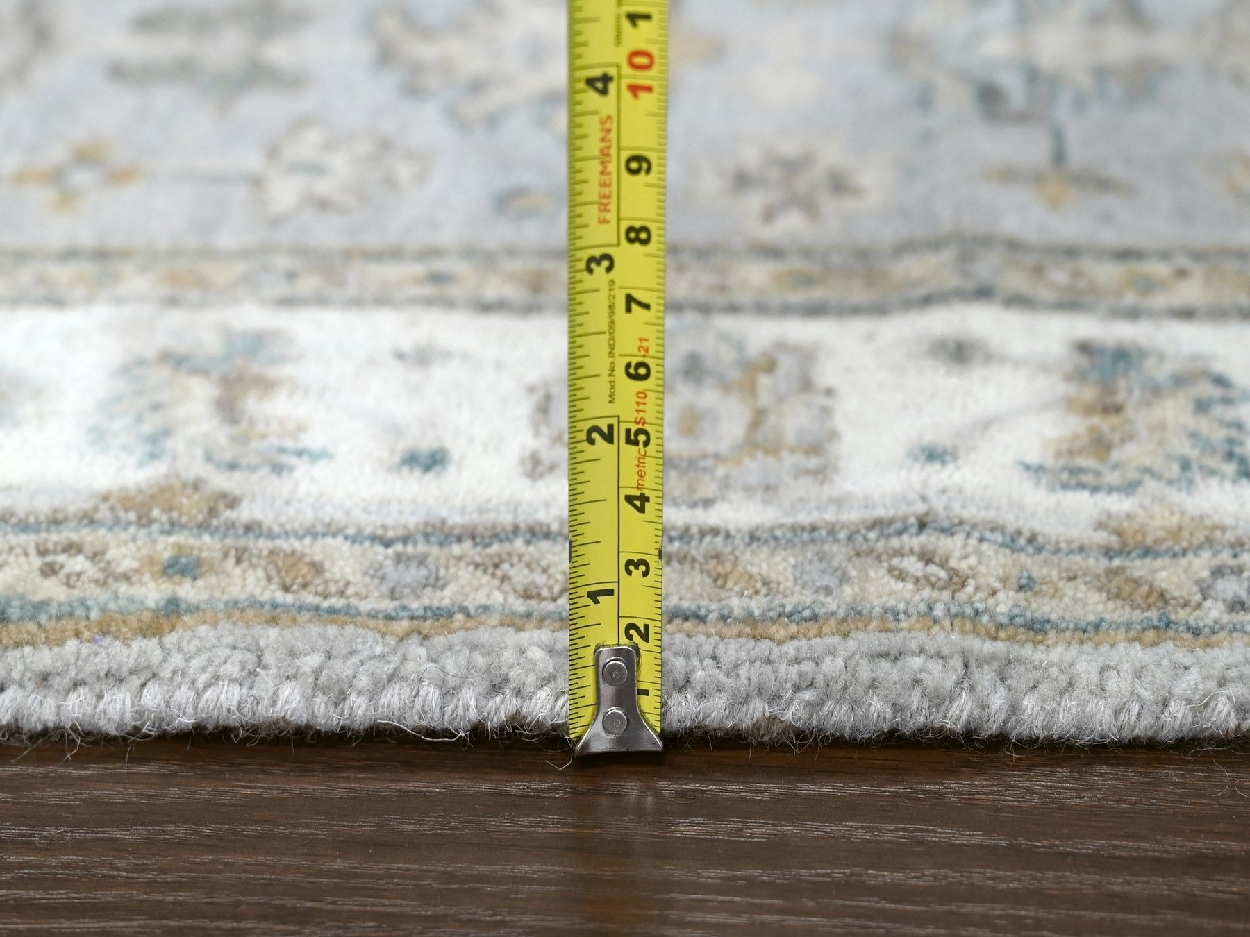 Heriz hand-knotted wool rug in Gray & Ivory, 3'1" x 5' — SKU O084702 (view 7)