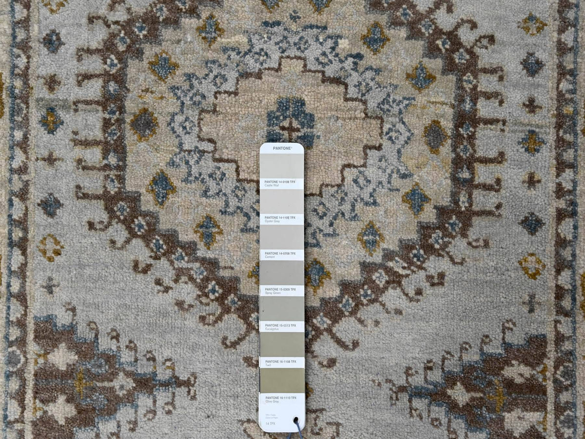 Tribal & Geometric hand-knotted wool runner in Gray & Ivory, 2'8" x 10'1" — SKU O084801 (view 4)