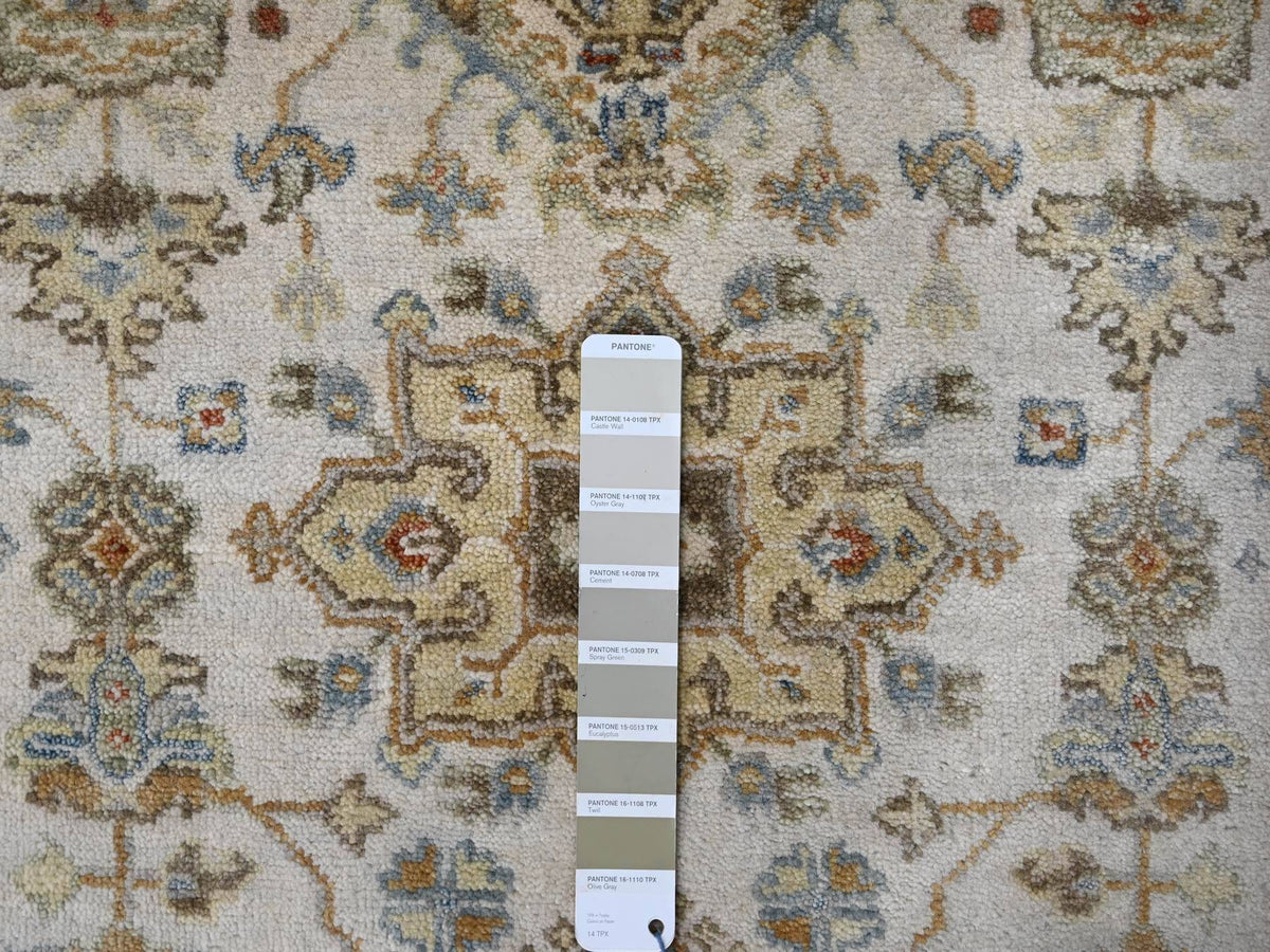 Heriz hand-knotted wool runner in Ivory & Silver, 2'9" x 17'10" — SKU O084826 (view 4)