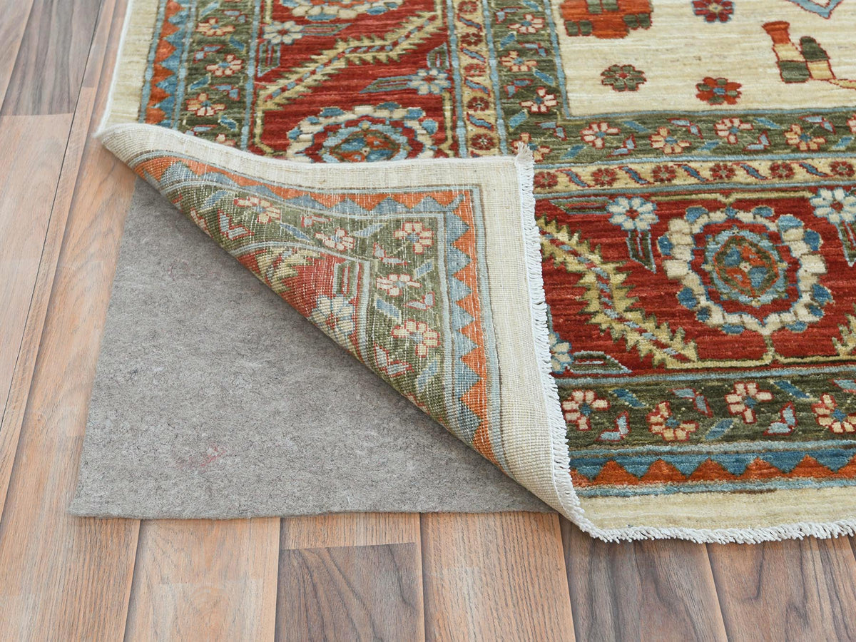 Heriz Heriz hand-knotted wool rug in Ivory & Red, 9' x 11'4" — SKU O085033 (view 4)