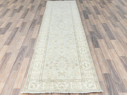 Peshawar Oushak hand-knotted wool runner in Ivory, 2'8" x 9'9" — SKU O085215 (view 2)