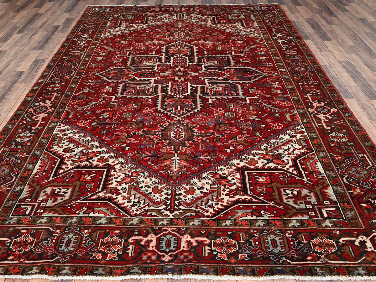 Heriz Heriz hand-knotted wool rug in Red, 7'9" x 10'10" — SKU O085339 (view 2)