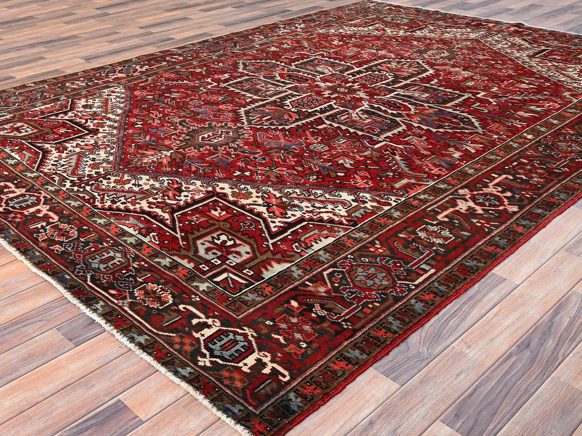 Heriz Heriz hand-knotted wool rug in Red, 7'9" x 10'10" — SKU O085339 (view 3)