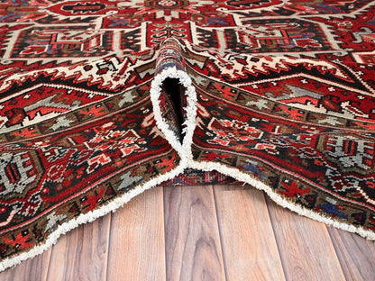 Heriz Heriz hand-knotted wool rug in Red, 7'9" x 10'10" — SKU O085339 (view 5)