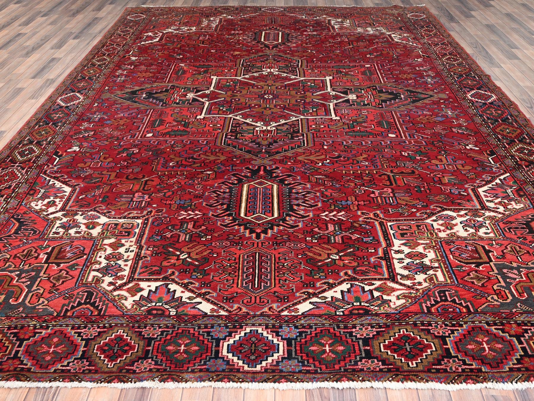 Heriz Heriz hand-knotted wool rug in Red & Black, 10'1" x 12'9" — SKU O085382 (view 2)