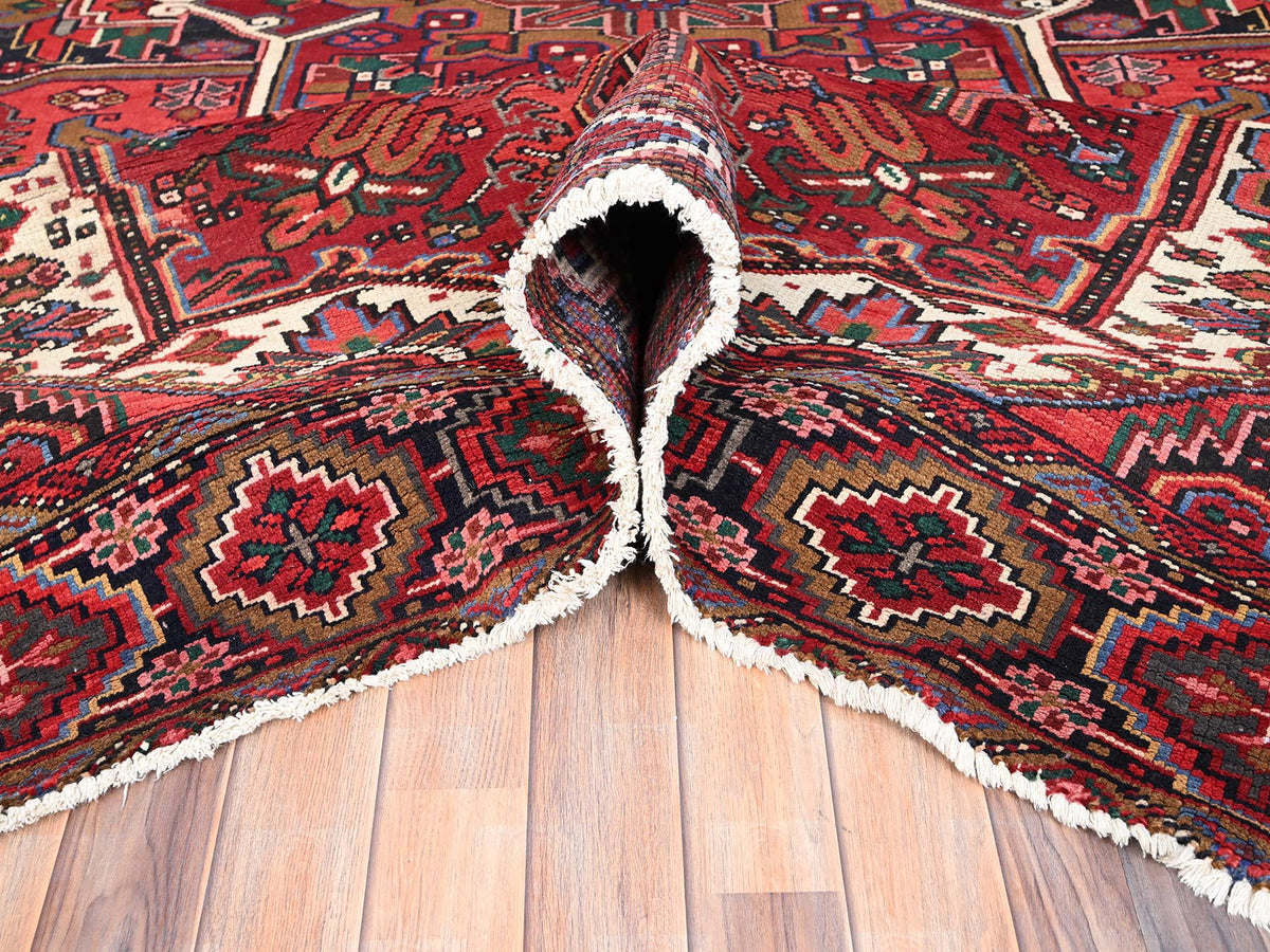 Heriz Heriz hand-knotted wool rug in Red & Black, 10'1" x 12'9" — SKU O085382 (view 5)