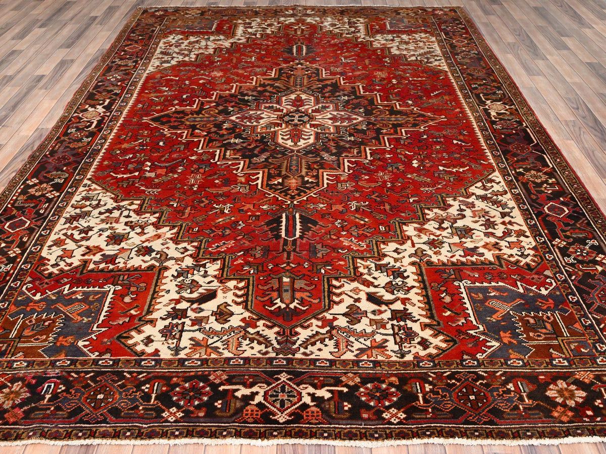 Heriz Heriz hand-knotted wool rug in Red & Black, 8'3" x 10'10" — SKU O085385 (view 2)