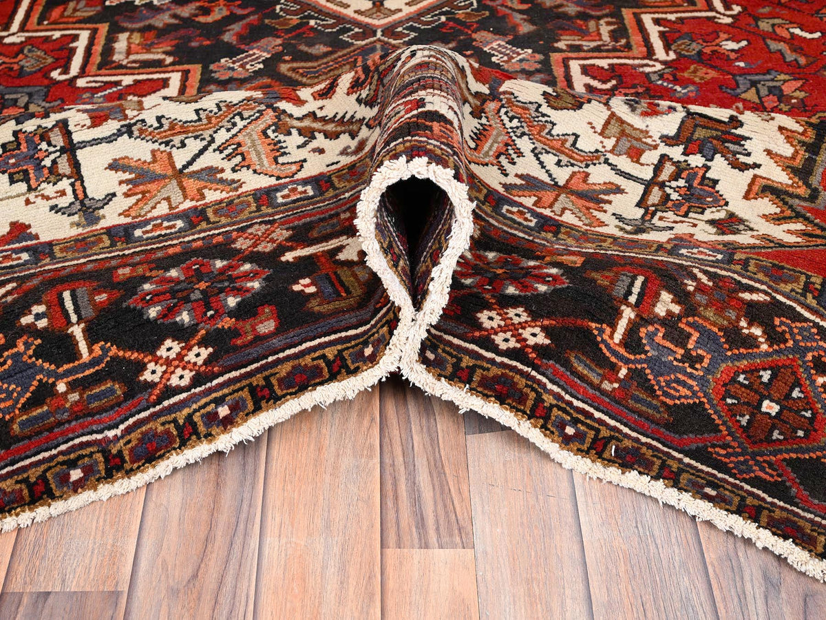 Heriz Heriz hand-knotted wool rug in Red & Black, 8'3" x 10'10" — SKU O085385 (view 5)