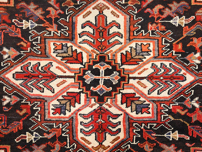 Heriz Heriz hand-knotted wool rug in Red & Black, 8'3" x 10'10" — SKU O085385 (view 8)