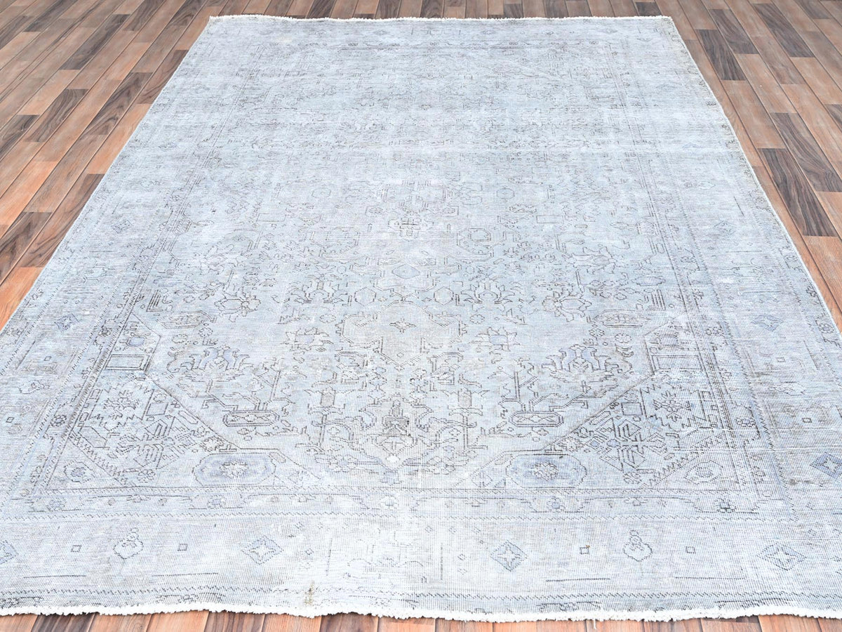 Tabriz Vintage hand-knotted wool rug in Gray, 6'6" x 9' — SKU O085396 (view 2)