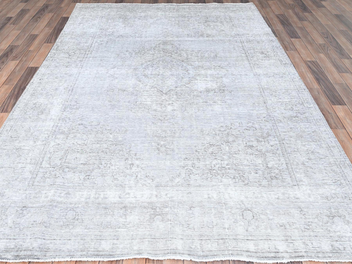 Tabriz Vintage hand-knotted wool rug in Gray, 6'6" x 9'6" — SKU O085402 (view 2)