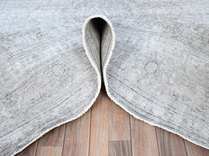 Grey 6'6" x 9'6" Vintage Hand knotted Wool Rug - Sku: O085402