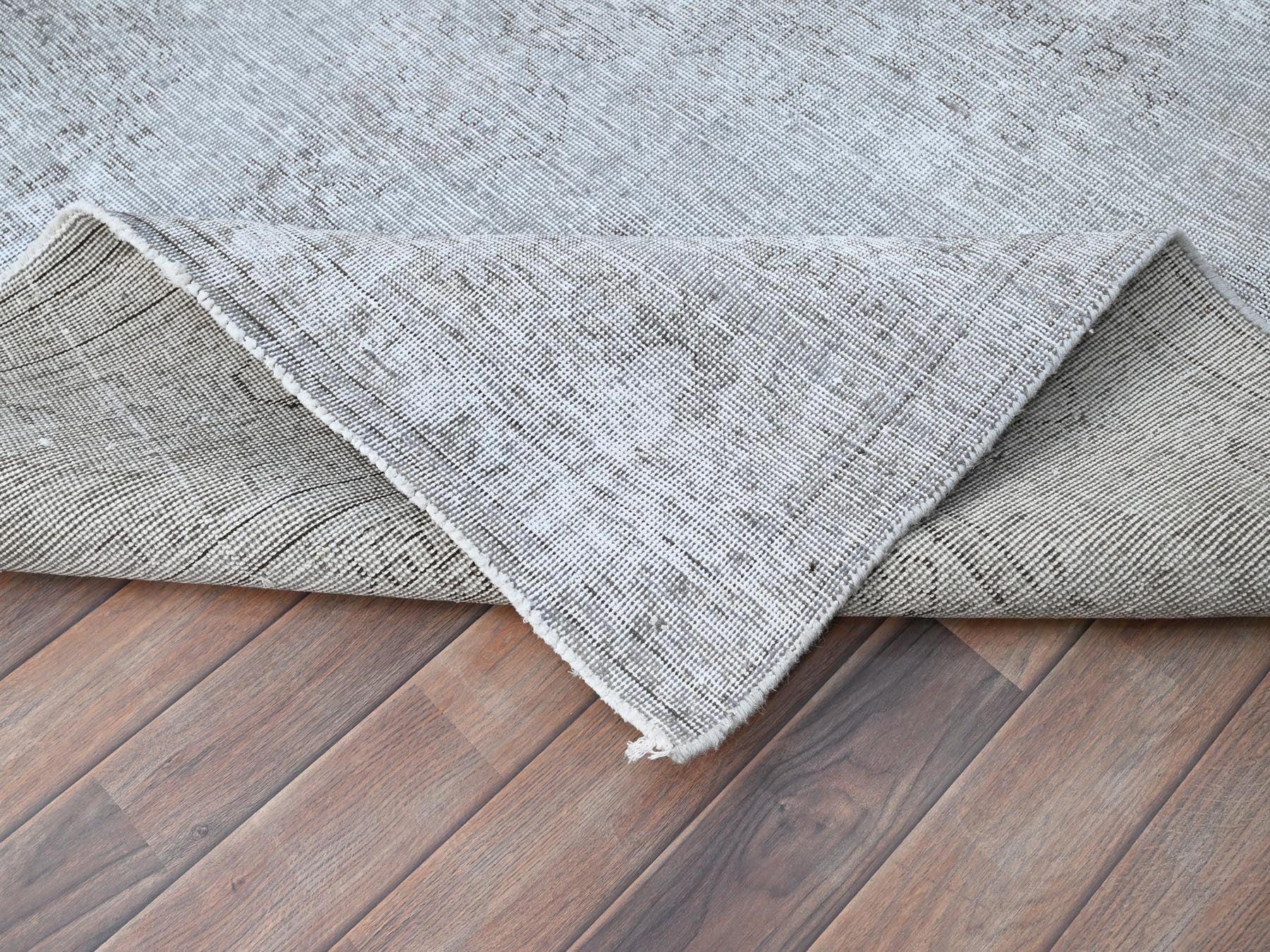 Tabriz Vintage hand-knotted wool rug in Gray, 6'6" x 9'6" — SKU O085402 (view 6)
