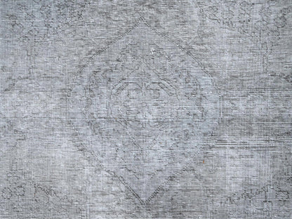 Tabriz Vintage hand-knotted wool rug in Gray, 6'6" x 9'6" — SKU O085402 (view 8)