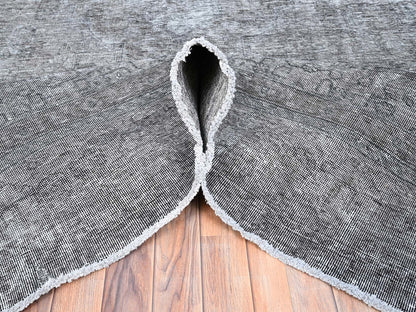 Tabriz Vintage hand-knotted wool rug in Gray & Dark Gray, 9'4" x 12'10" — SKU O085406 (view 5)