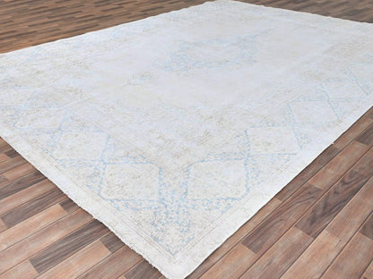 Kerman Vintage hand-knotted wool rug in Ivory & Blue, 9'4" x 12'3" — SKU O085525 (view 3)