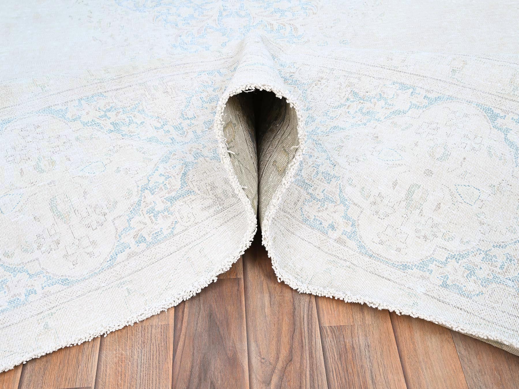Kerman Vintage hand-knotted wool rug in Ivory & Blue, 9'4" x 12'3" — SKU O085525 (view 5)