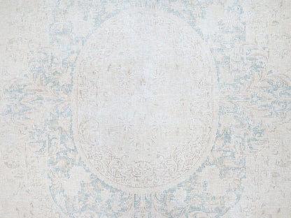 Kerman Vintage hand-knotted wool rug in Ivory & Blue, 9'4" x 12'3" — SKU O085525 (view 8)