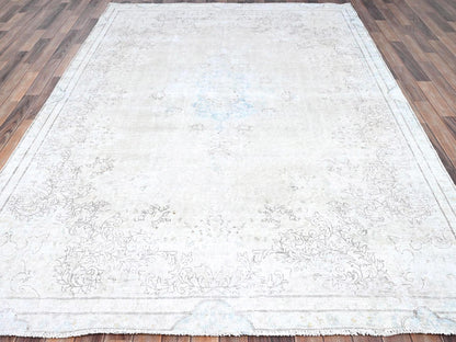 Kerman Vintage hand-knotted wool rug in Ivory & Blue, 7'2" x 9'10" — SKU O085529 (view 2)