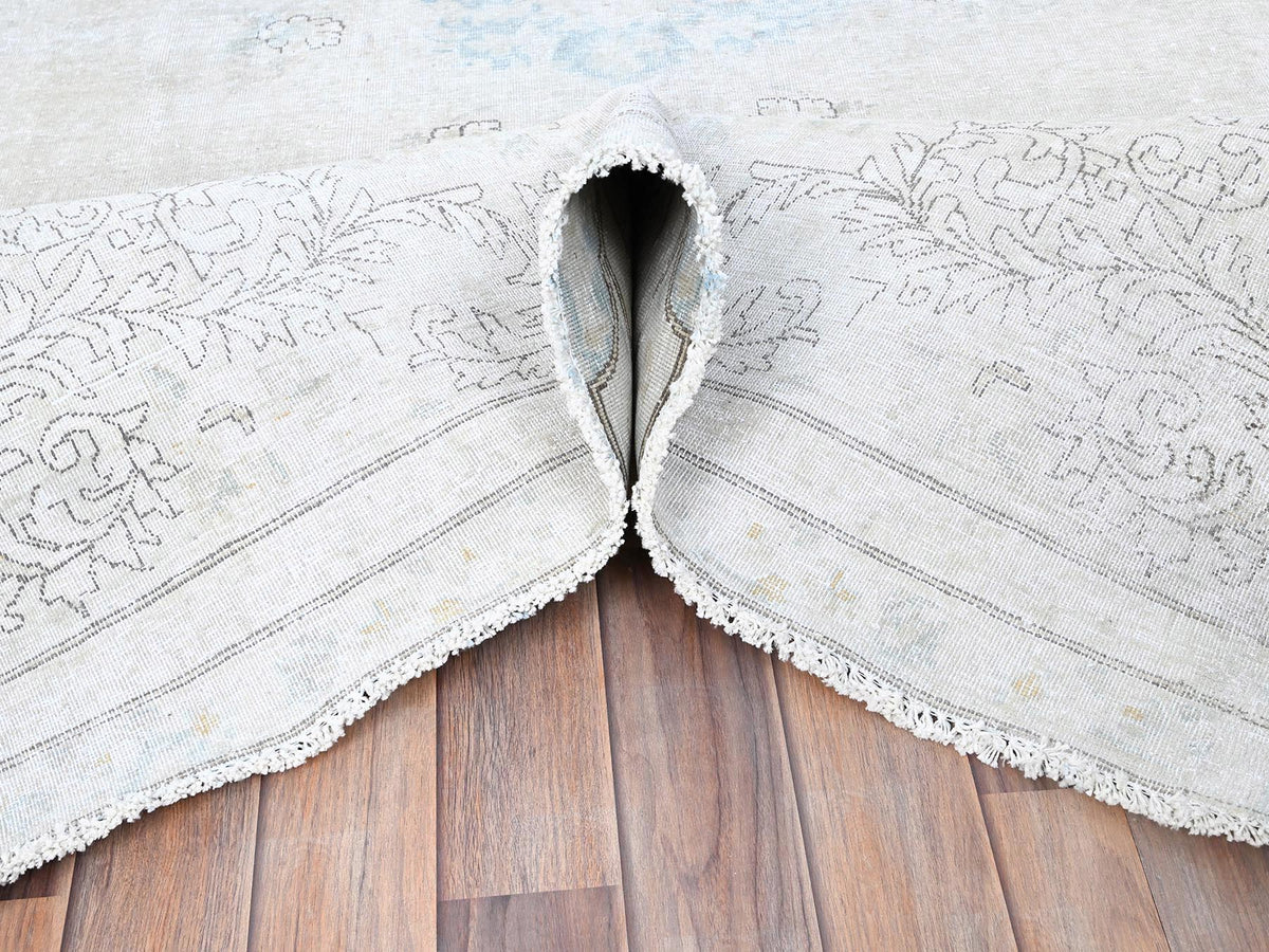 Kerman Vintage hand-knotted wool rug in Ivory & Blue, 7'2" x 9'10" — SKU O085529 (view 5)