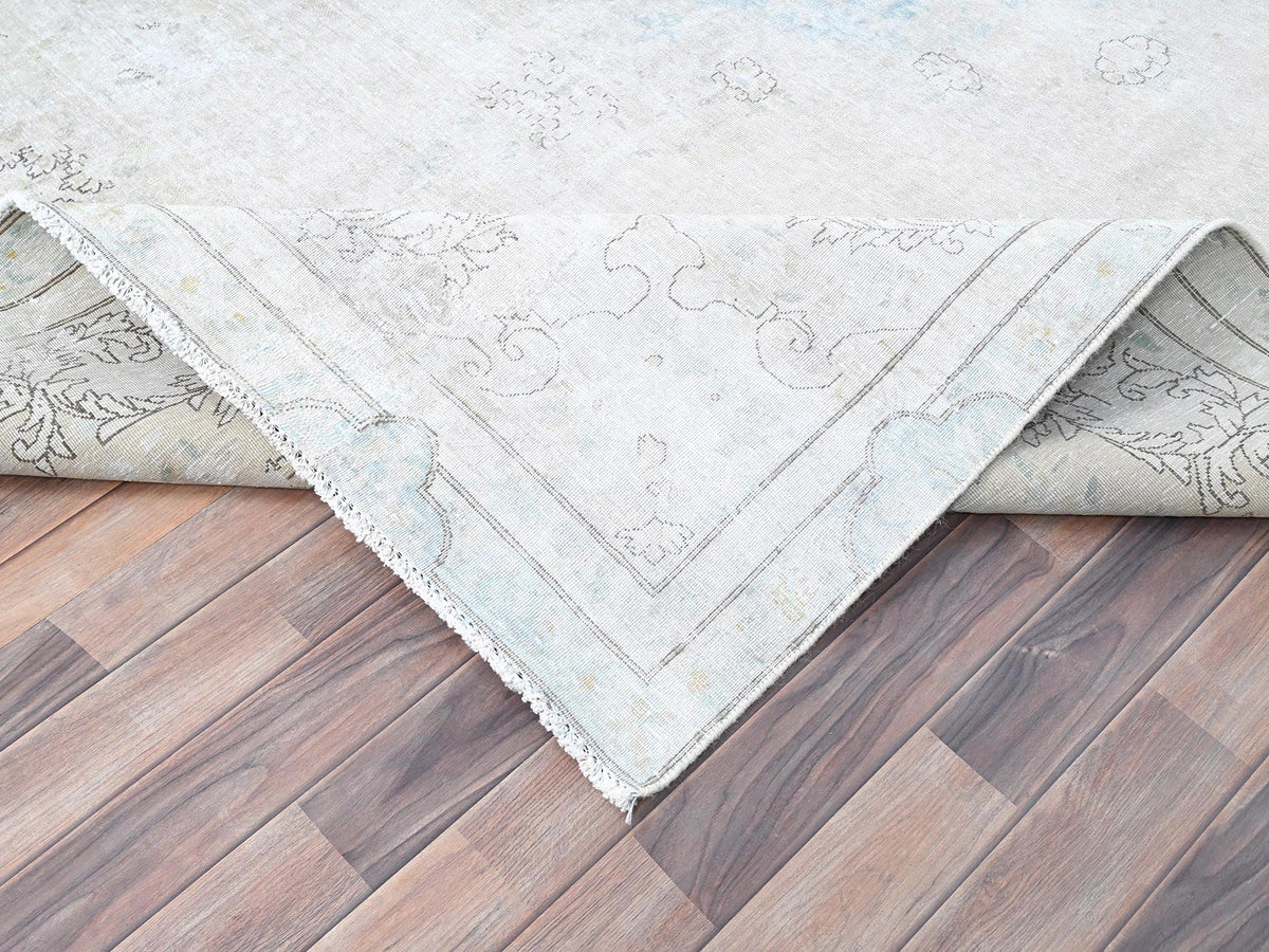 Kerman Vintage hand-knotted wool rug in Ivory & Blue, 7'2" x 9'10" — SKU O085529 (view 6)