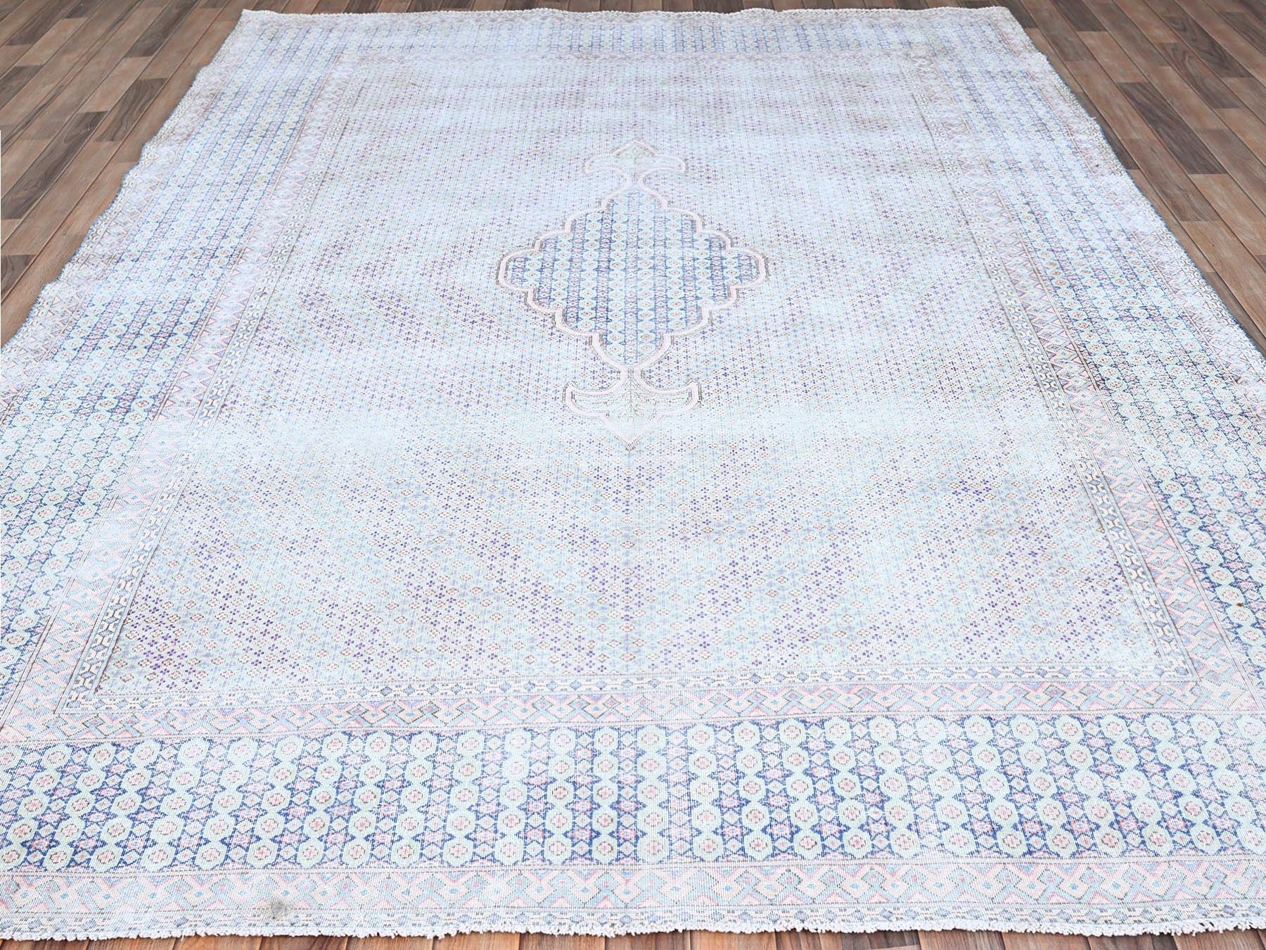 Kerman Vintage hand-knotted wool rug in Blue, 7'9" x 10'1" — SKU O085531 (view 2)