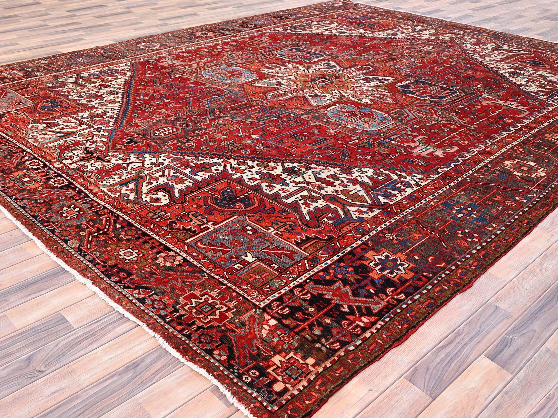 Heriz Heriz hand-knotted worn wool rug in Red & Black, 10'1" x 12'9" — SKU O085562 (view 3)