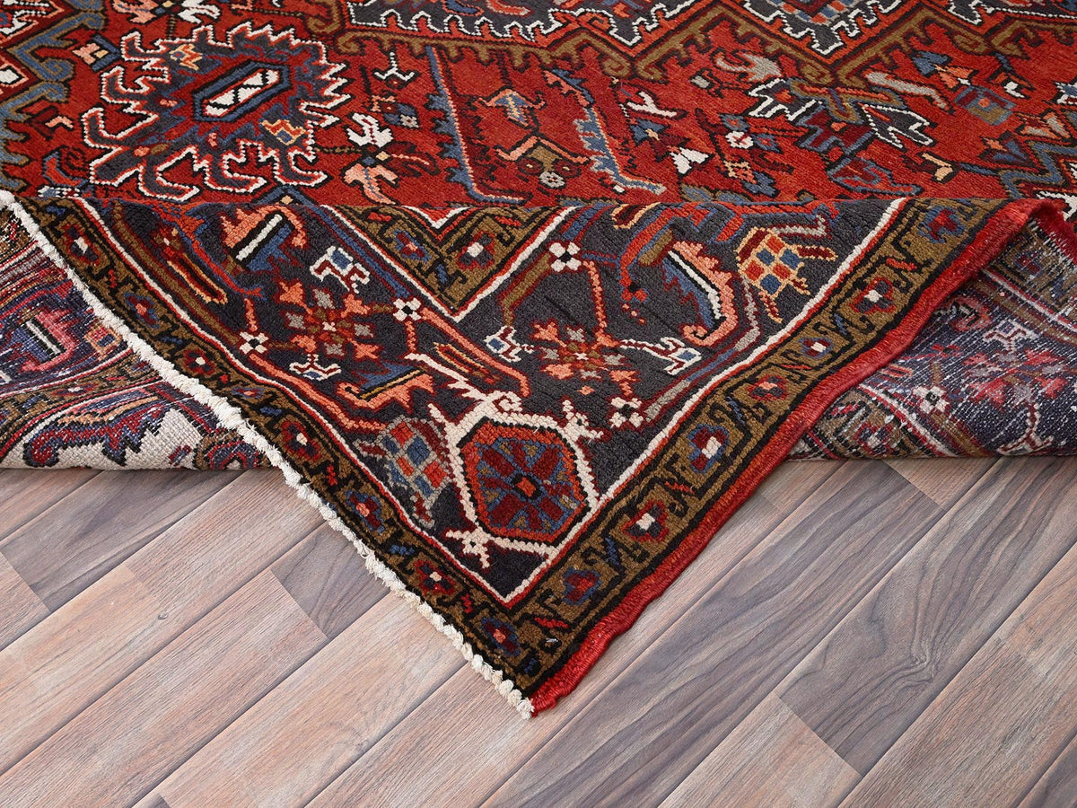 Heriz Heriz hand-knotted worn wool rug in Red & Gray, 8'1" x 11'1" — SKU O085581 (view 6)