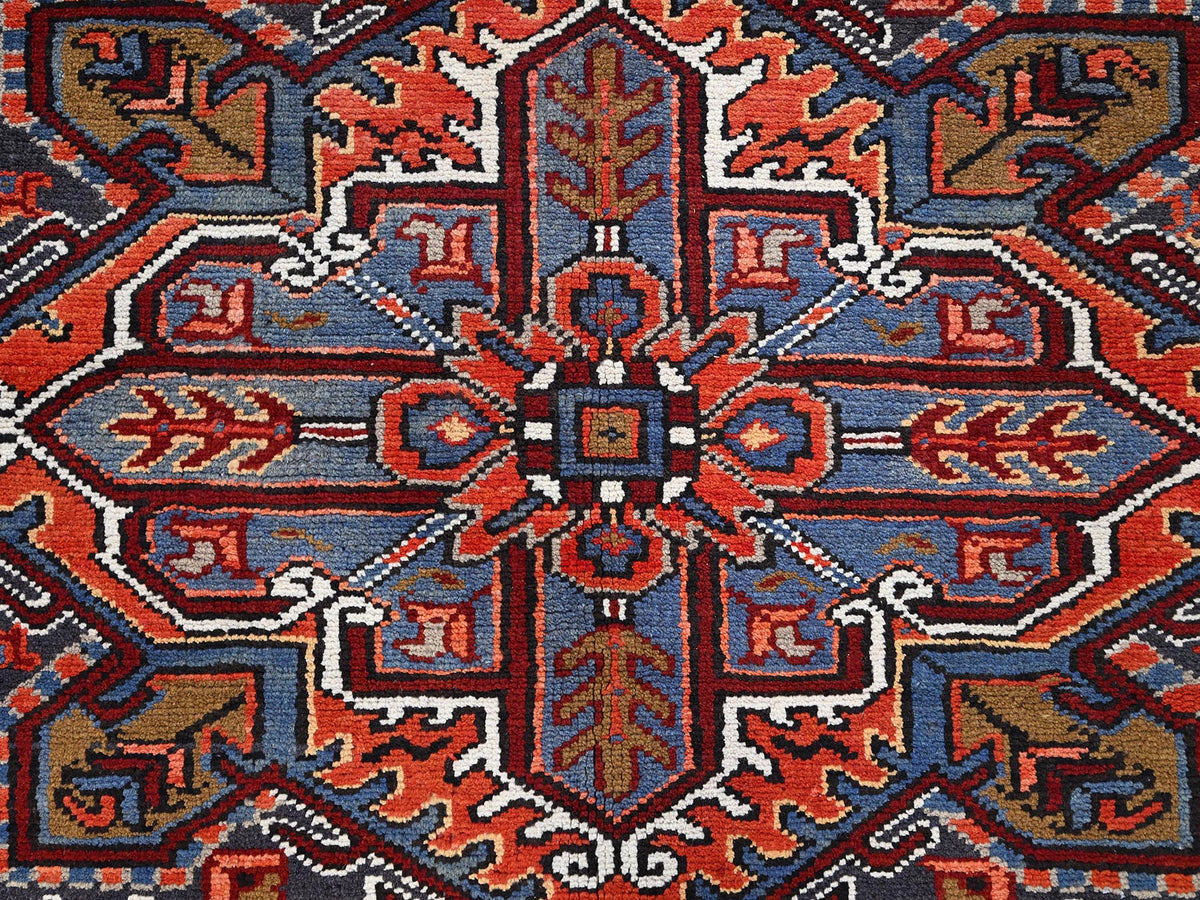 Heriz Heriz hand-knotted worn wool rug in Red & Gray, 8'1" x 11'1" — SKU O085581 (view 8)