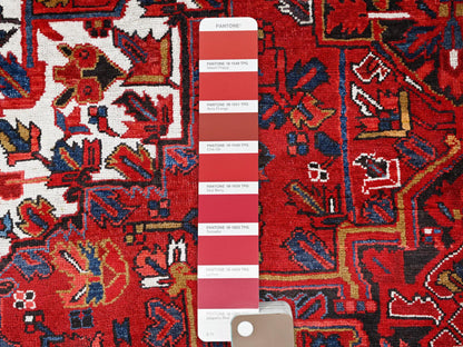 Heriz Heriz hand-knotted wool rug in Red, 8'2" x 11'10" — SKU O085663 (view 7)