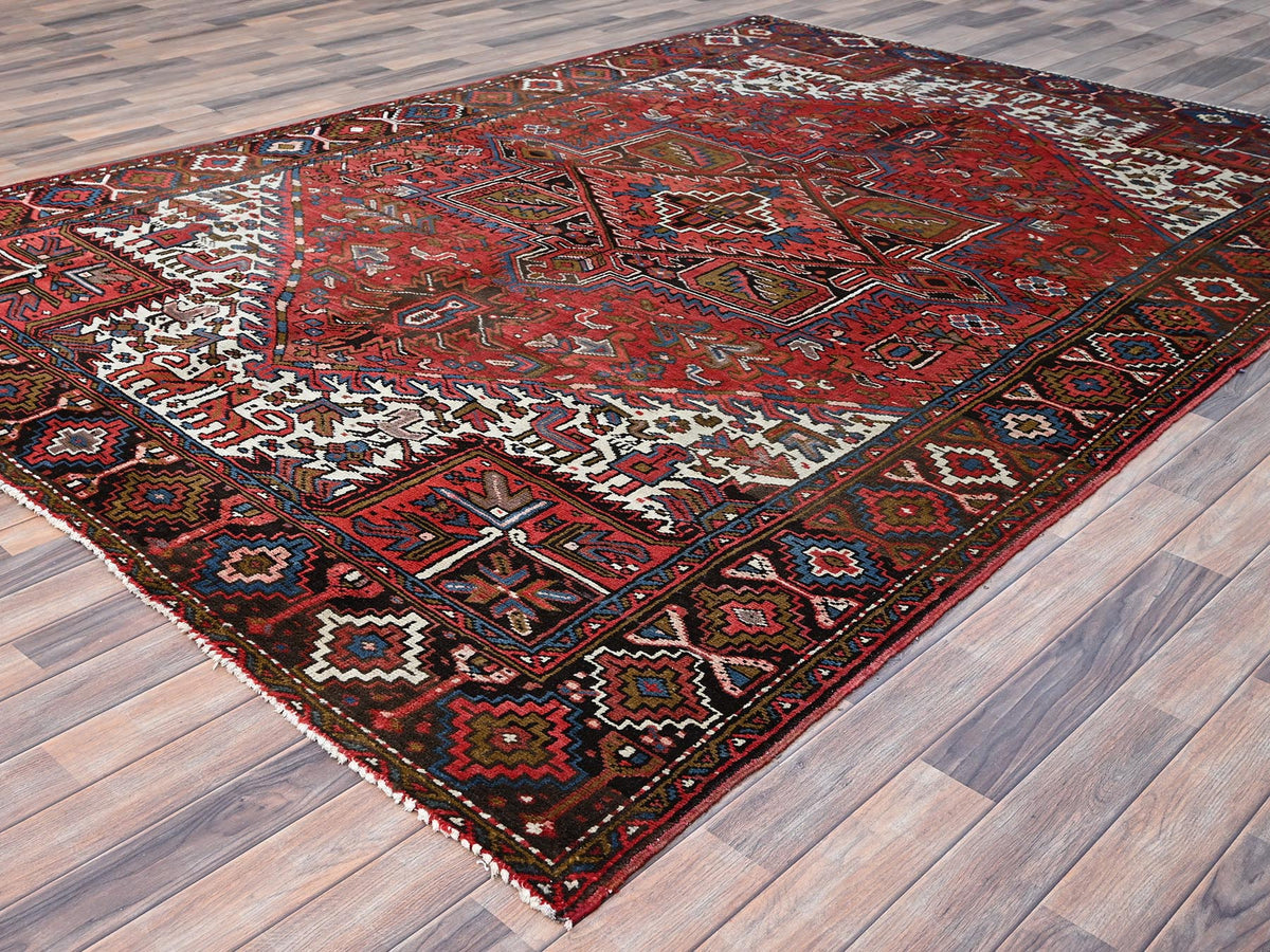 Heriz Heriz hand-knotted wool rug in Red, 7'6" x 10'7" — SKU O085888 (view 3)