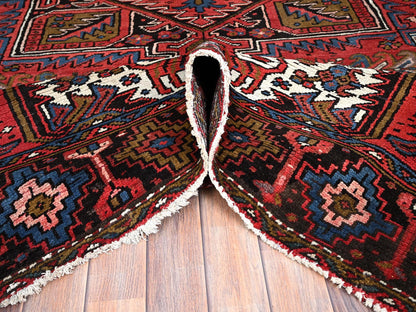 Heriz Heriz hand-knotted wool rug in Red, 7'6" x 10'7" — SKU O085888 (view 5)