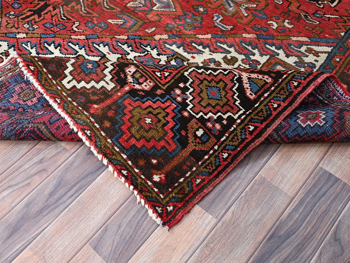 Heriz Heriz hand-knotted wool rug in Red, 7'6" x 10'7" — SKU O085888 (view 6)