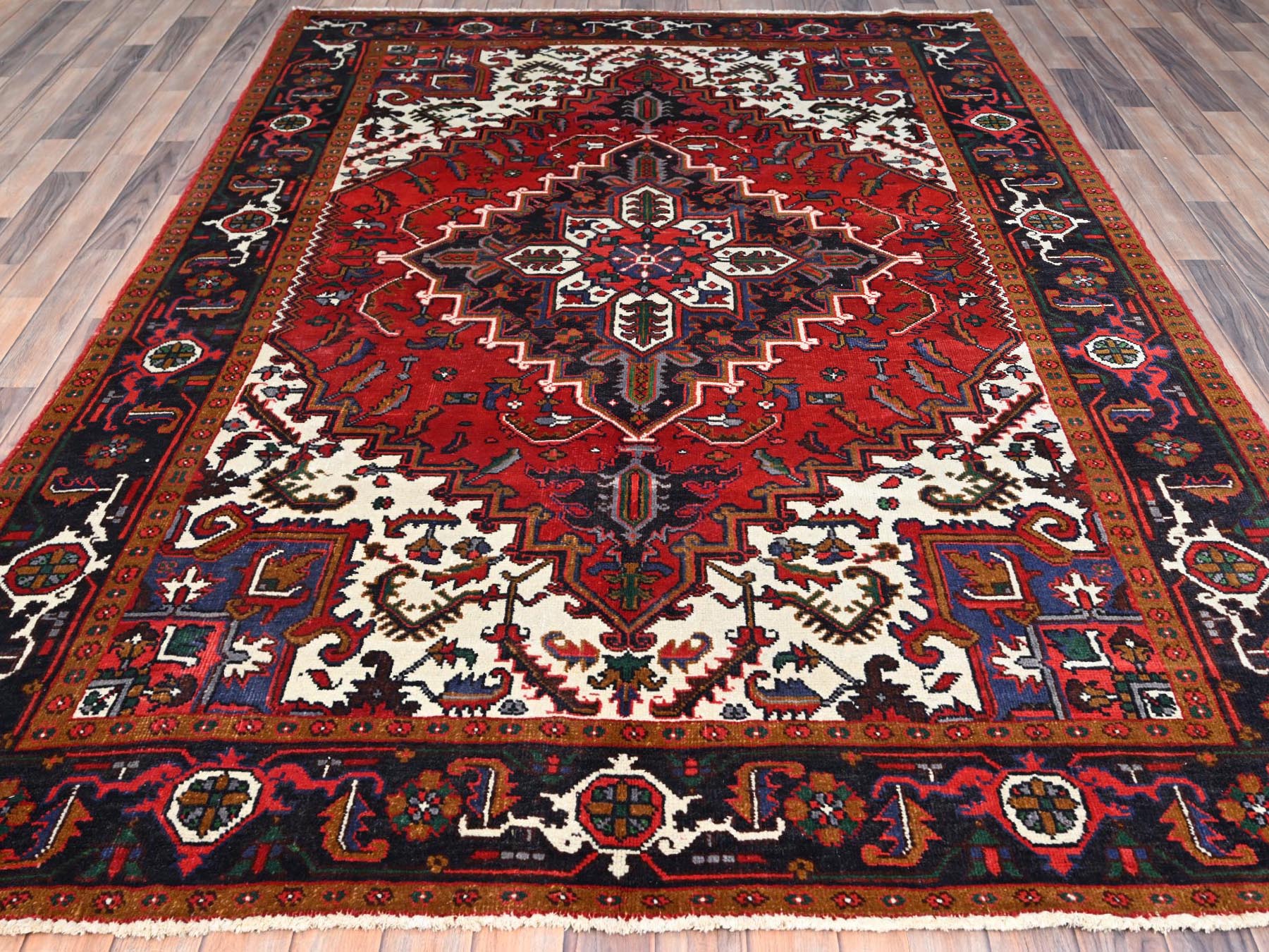 Heriz Heriz hand-knotted wool rug in Red & Blue, 6'7" x 9'2" — SKU O085919 (view 2)
