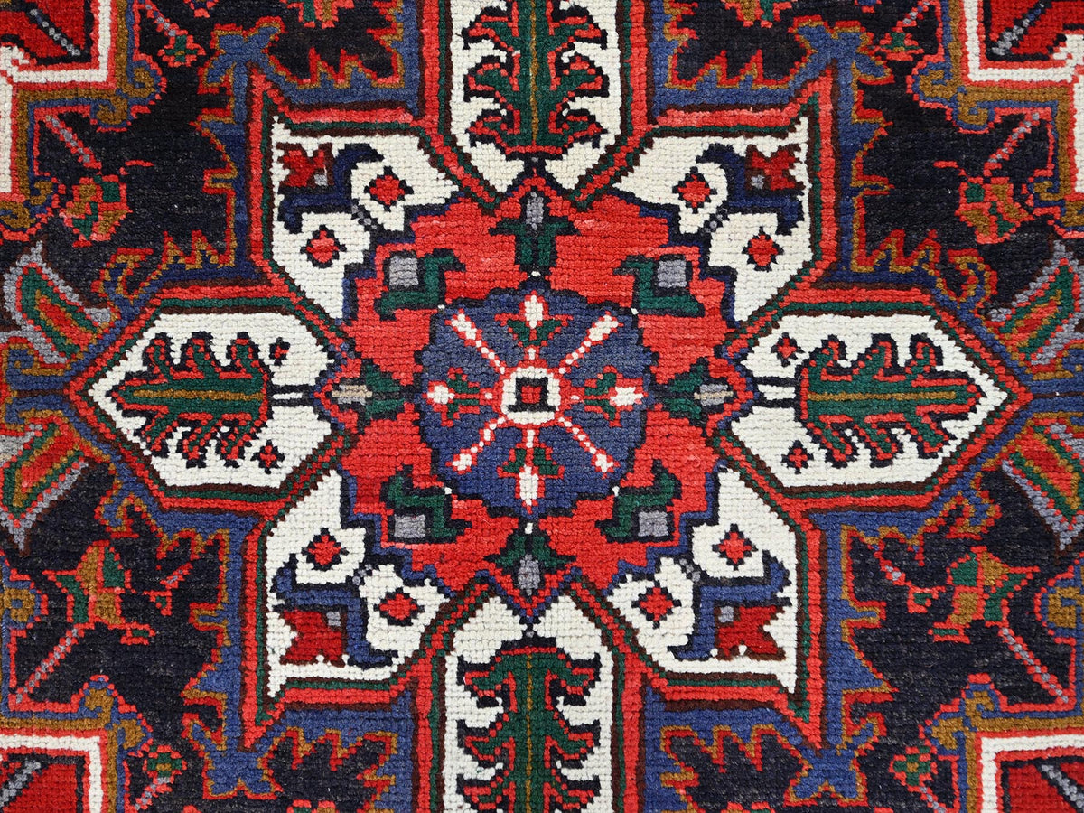 Heriz Heriz hand-knotted wool rug in Red & Blue, 6'7" x 9'2" — SKU O085919 (view 8)