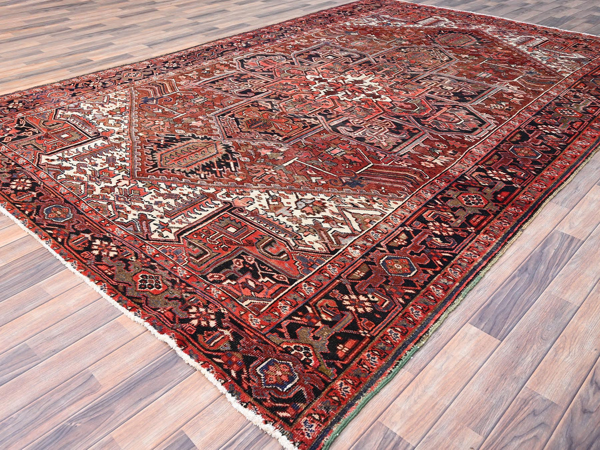 Heriz Heriz hand-knotted wool rug in Red & Black, 7'11" x 12'2" — SKU O085933 (view 3)