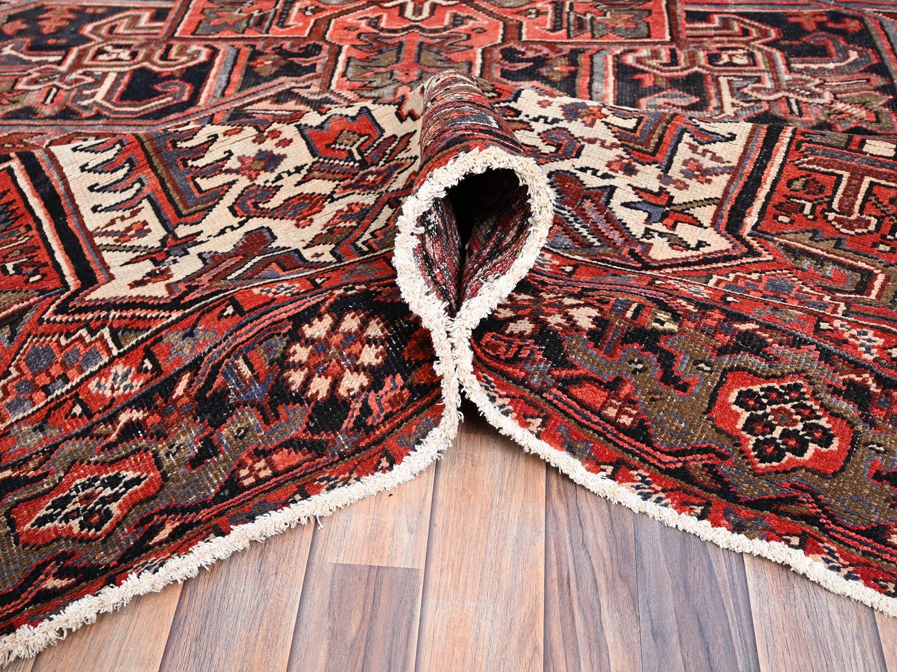 Heriz Heriz hand-knotted wool rug in Red & Black, 7'11" x 12'2" — SKU O085933 (view 5)