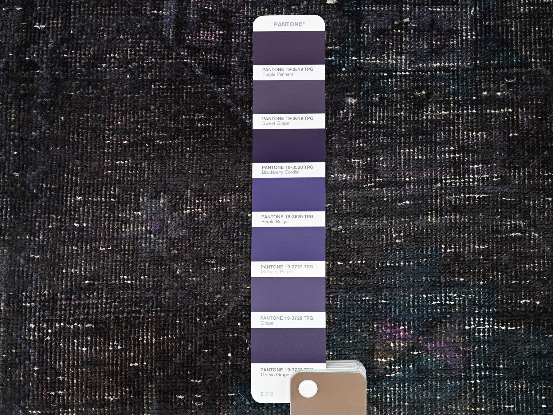 Hamadan Vintage hand-knotted wool runner in Overdyed, 3'2" x 11'11" — SKU O086016 (view 4)