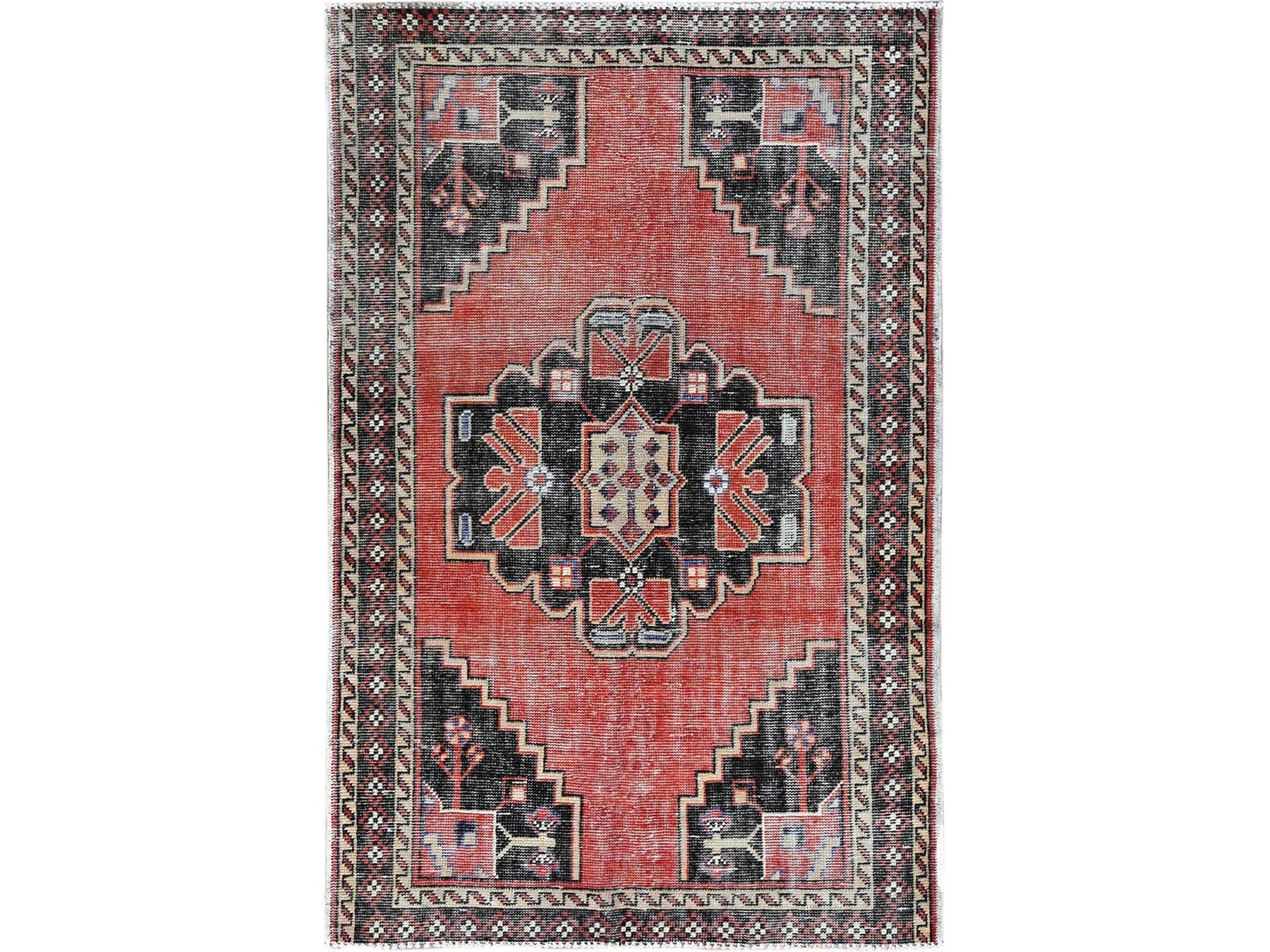 Heriz Vintage hand-knotted wool rug in Red & Ivory, 3'10" x 5'11" — SKU O086055