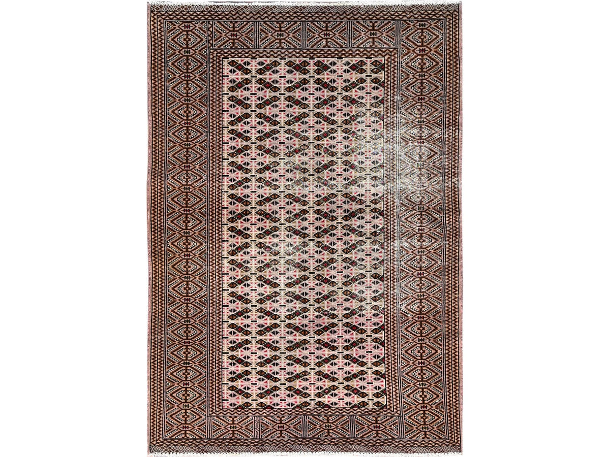Vintage hand-knotted wool rug in Pink, 4'4" x 6'1" — SKU O086057