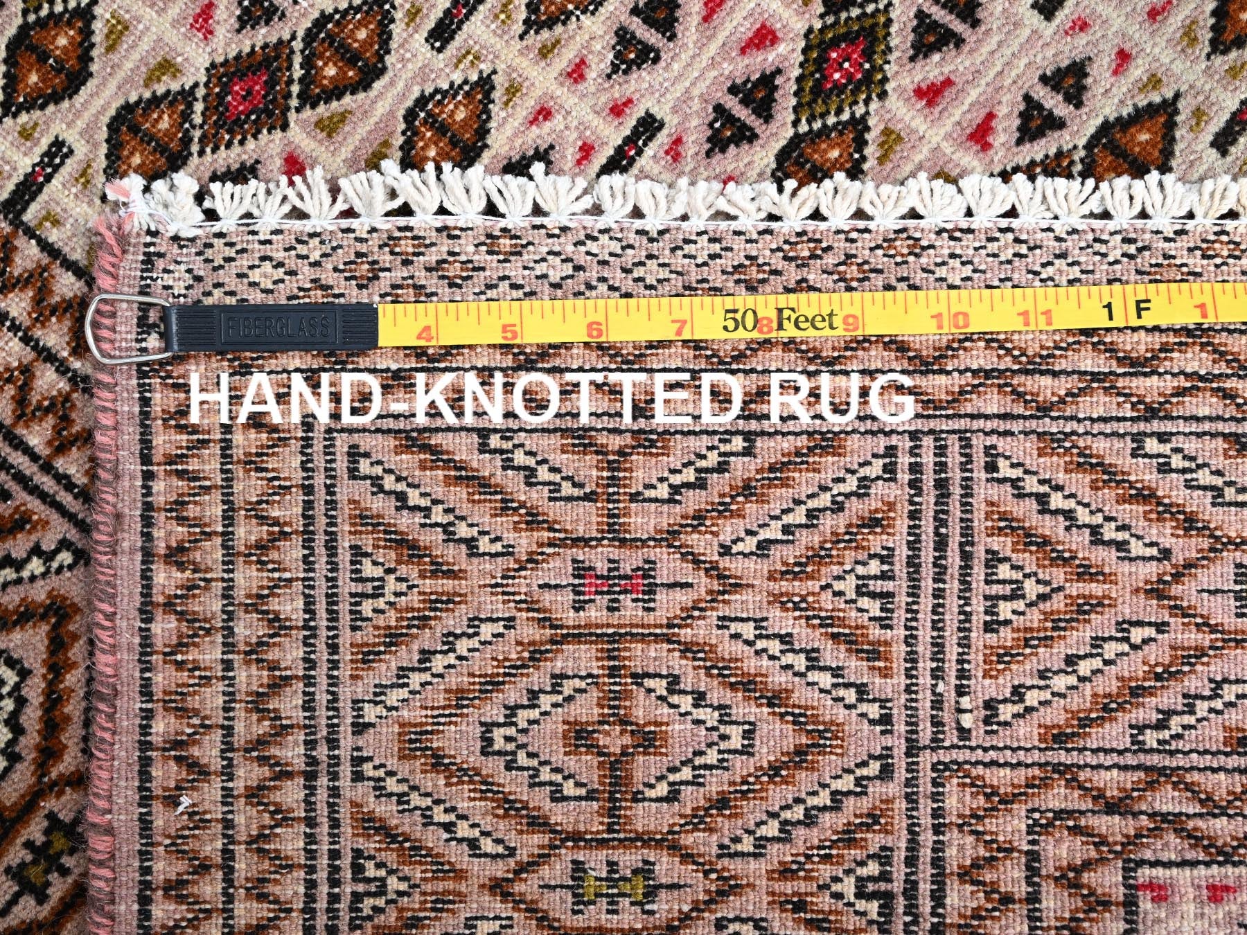 Vintage hand-knotted wool rug in Pink, 4'4" x 6'1" — SKU O086057 (view 7)
