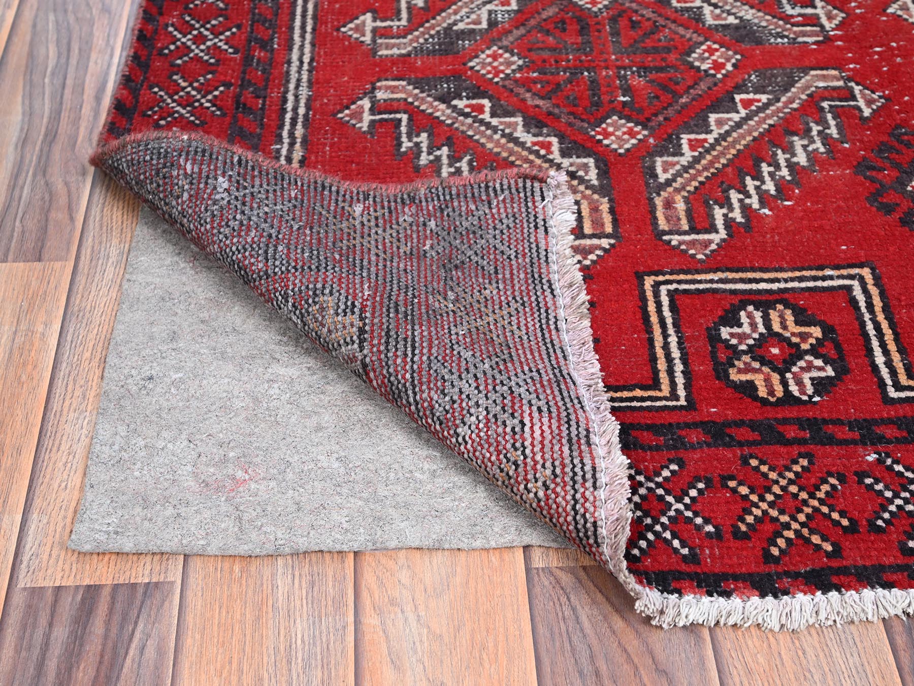 Baluch Vintage hand-knotted wool rug in Red, 4' x 6'5" — SKU O086068 (view 3)